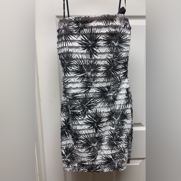 Love Tease Dresses & Skirts - Love Tease Strapless Dress – Black & White – Size M – NWT
